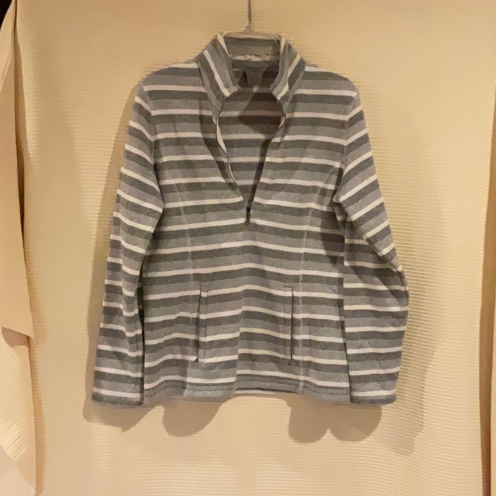 REI Women’s Pullover Sweatshirt Size M Color Grey & White Stripe & Front Pockets